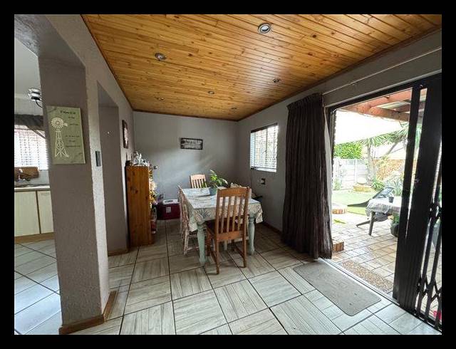 3 BEDROOM TOWNHOUSE FOR SALE IN TERENURE